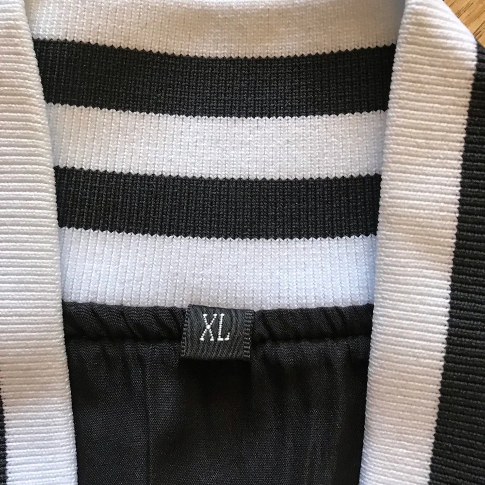 Vegas Golden Knights 2024 Season 8 Member Box Varsity Bomber Jacket XL Scarf Pin - Picture 9 of 15
